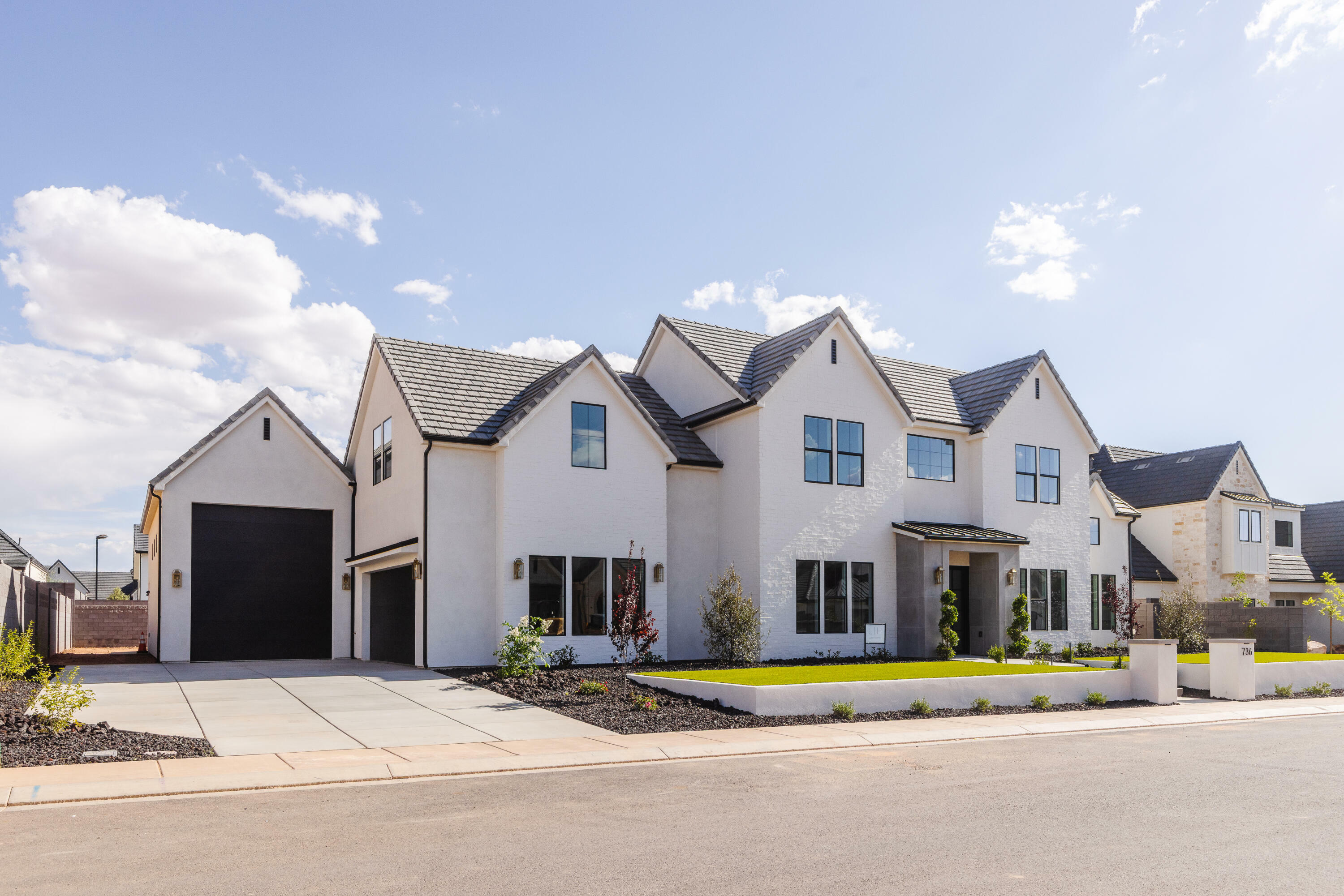 Property Photo: 736 Chloe Ln UT 84780