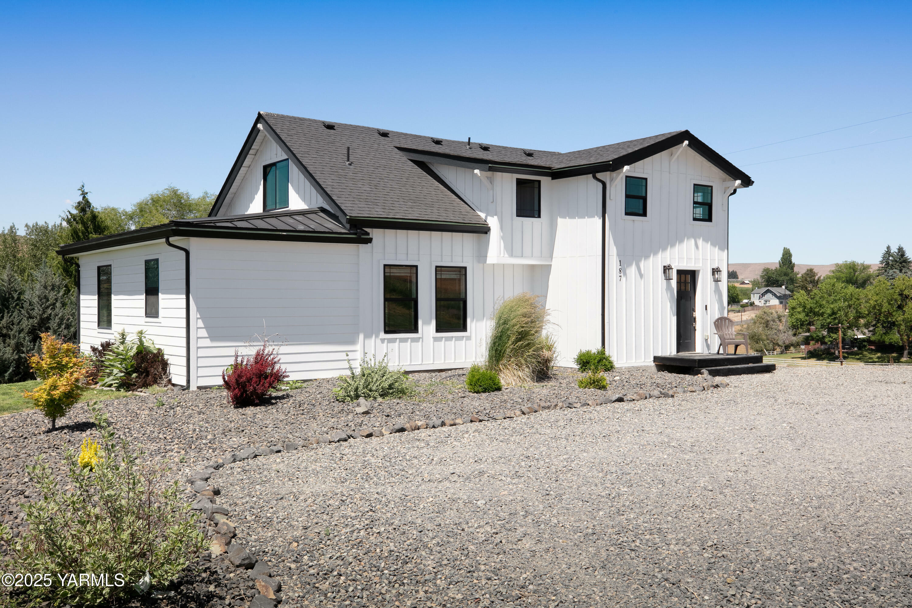 Property Photo: 187 Braxton Ln WA 98942