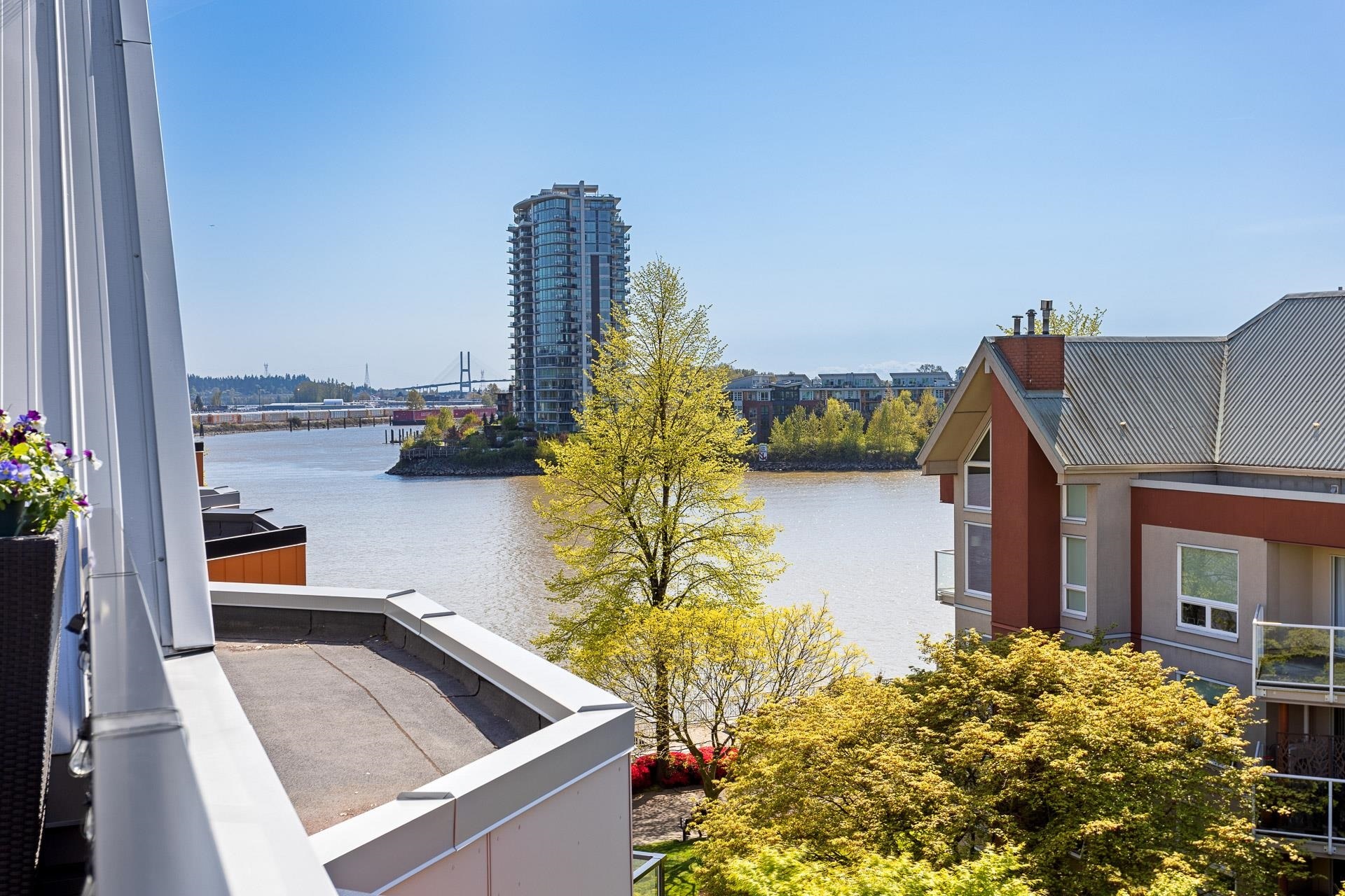 Photo de la propriété: 1150 Quayside Drive 422 BC V3M 6E1