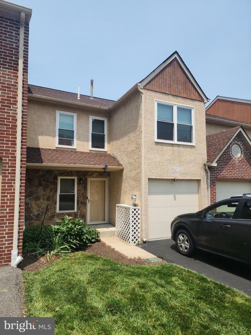 Property Photo: 25 Forsythia Court PA 19444