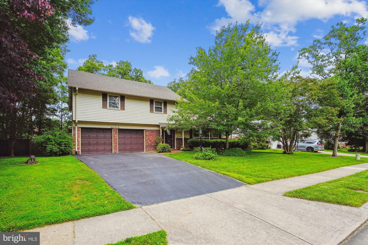 Property Photo: 8510 Oakford Drive VA 22152