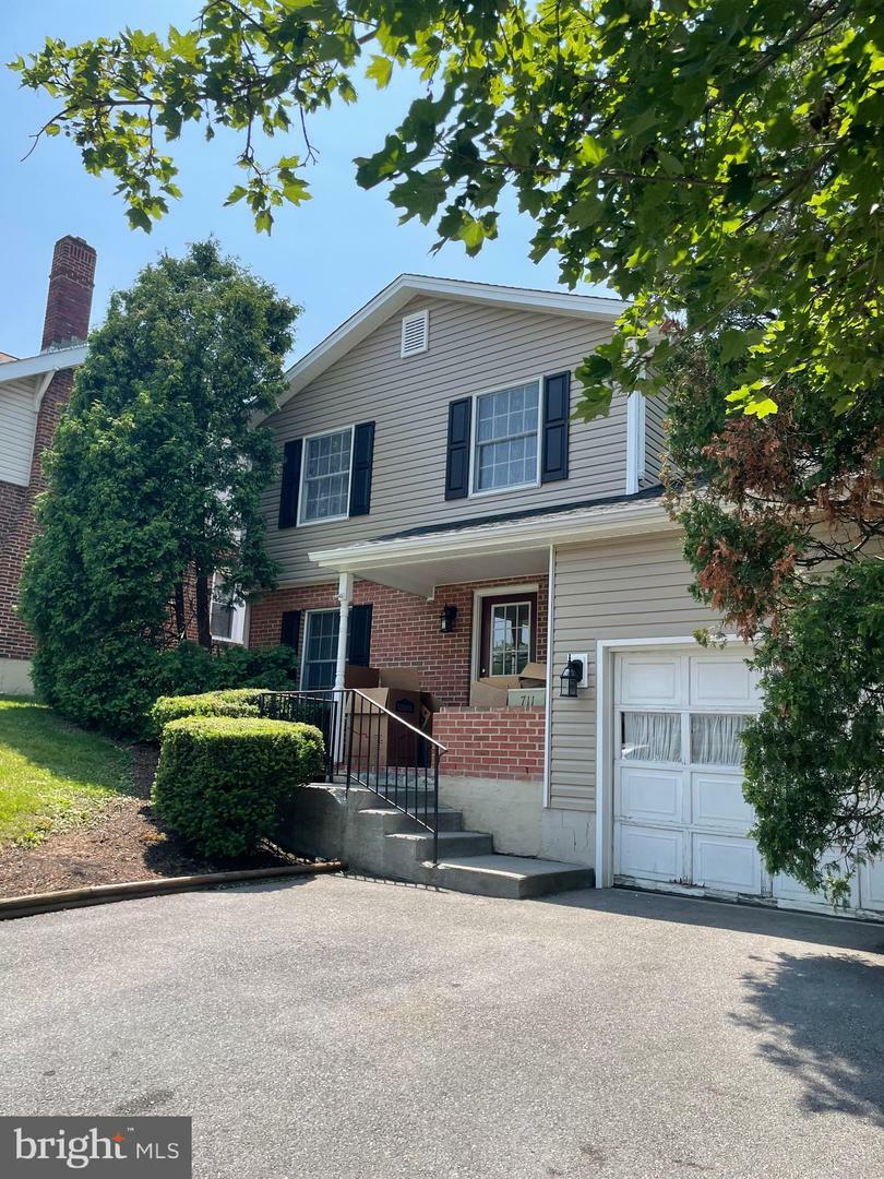Property Photo: 711 E Cork Street VA 22601