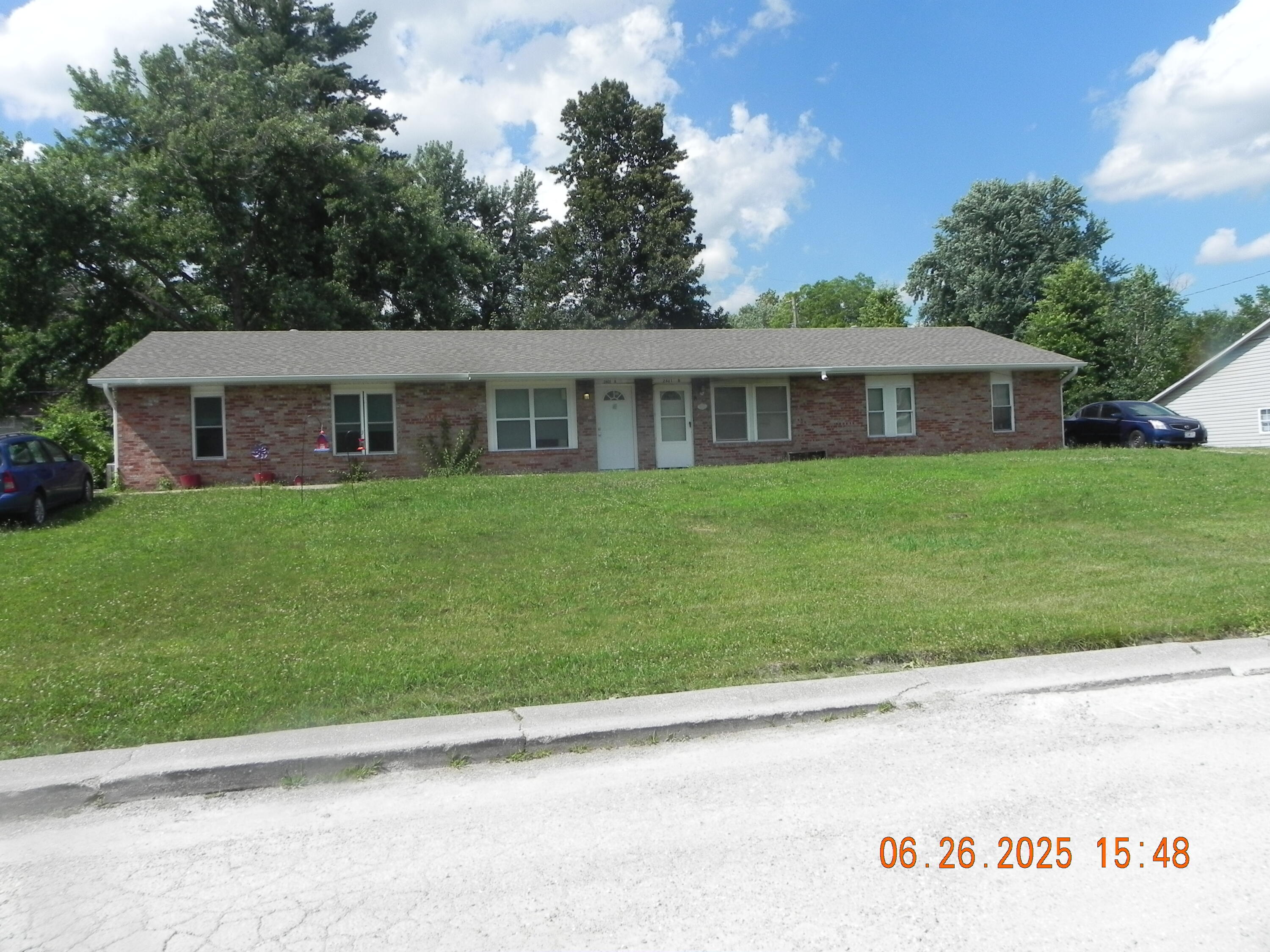 Property Photo: 2601 E Oakbrook Dr MO 65202