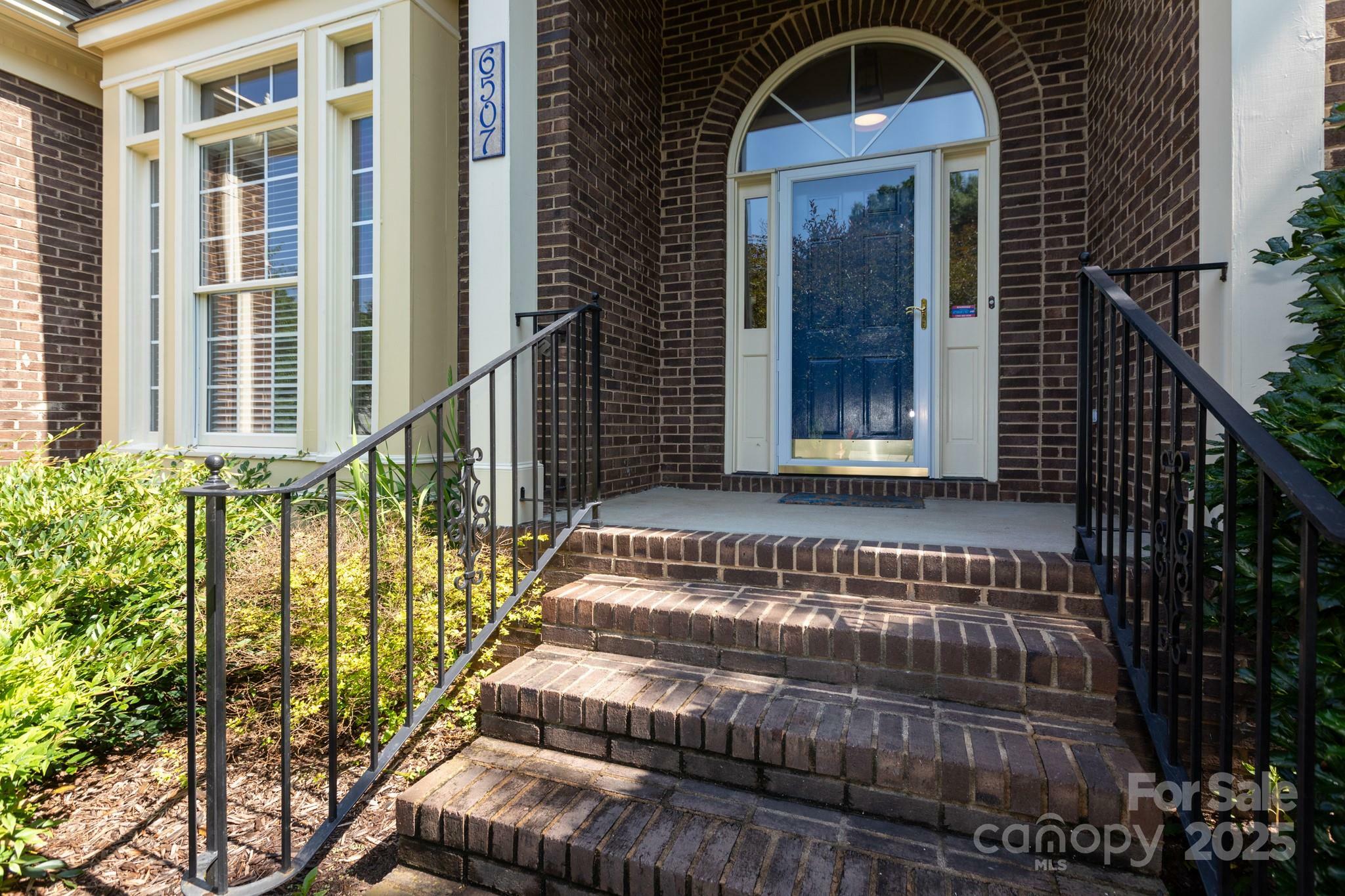 Property Photo:  6507 Fairway Point Drive  NC 28269 