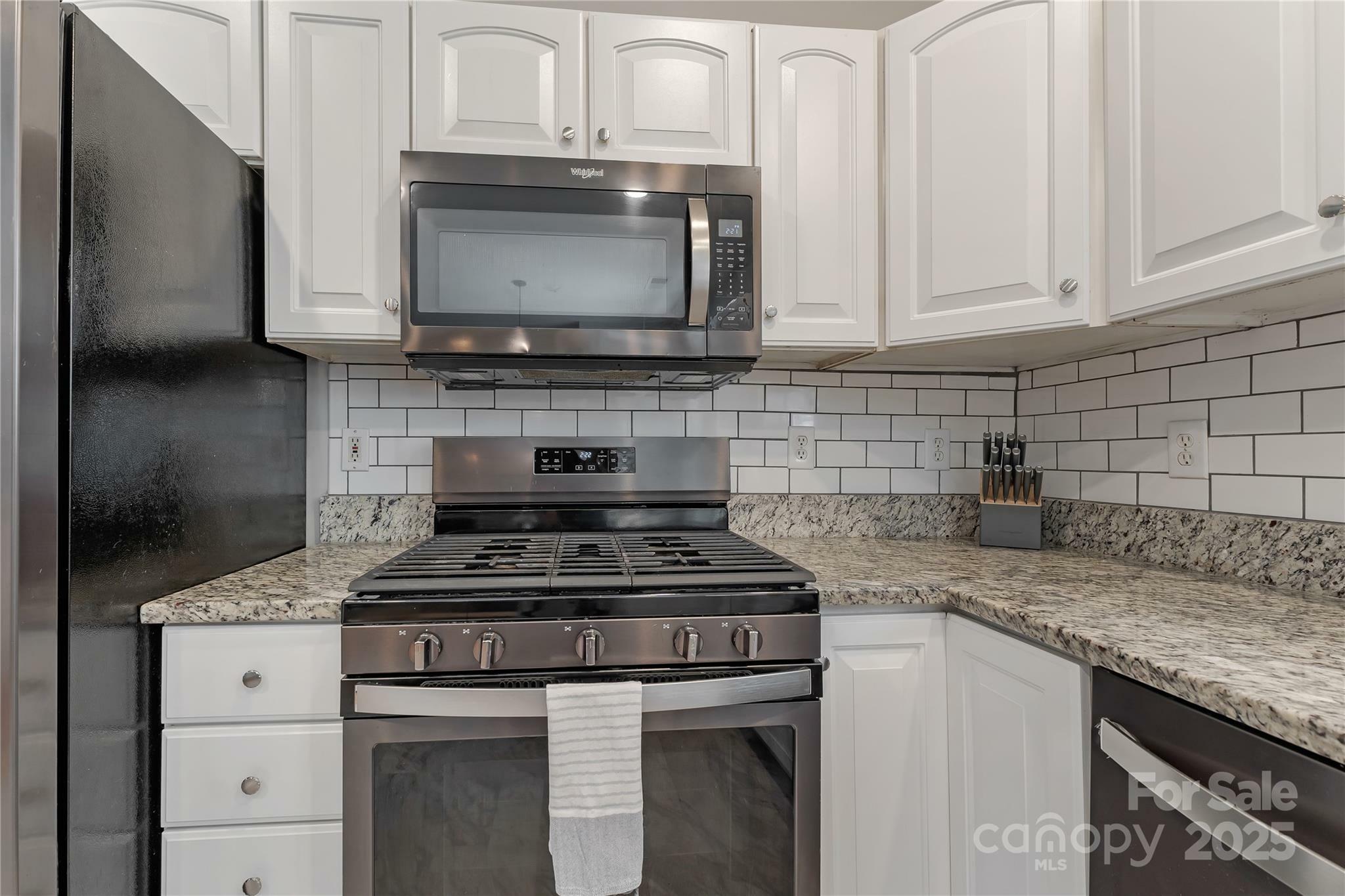 Property Photo: 4000 Garfield Court NC 28173