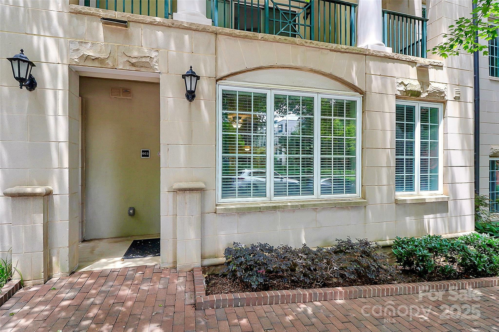 Property Photo: 300 W 5th Street 003 NC 28202