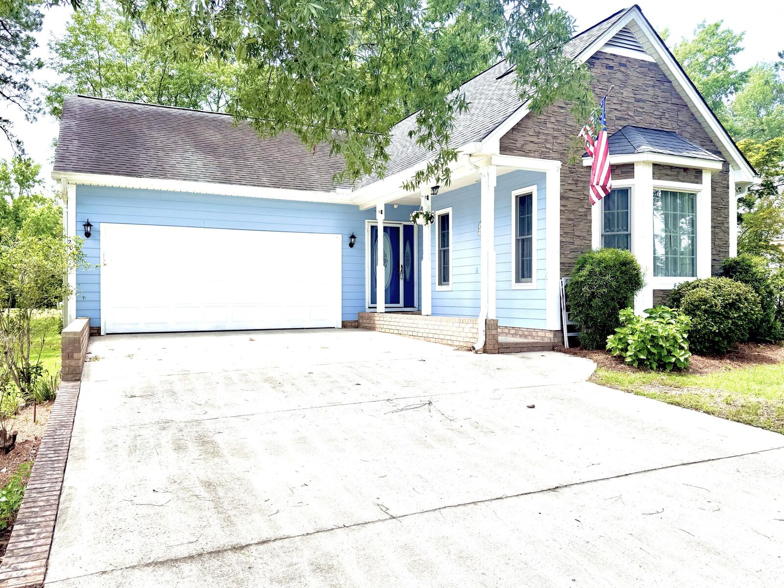 Property Photo: 209 Myrtlewood Drive SC 29142