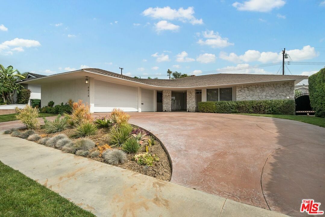 Property Photo: 6616 Wooster Ave CA 90056