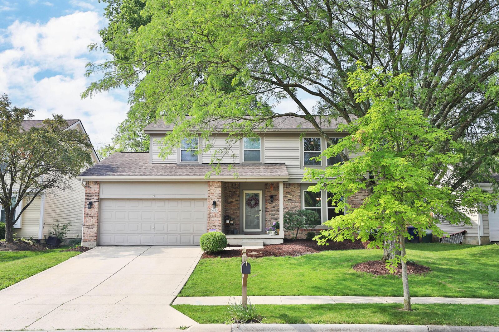 Property Photo:  5983 Epernay Way  OH 43119 