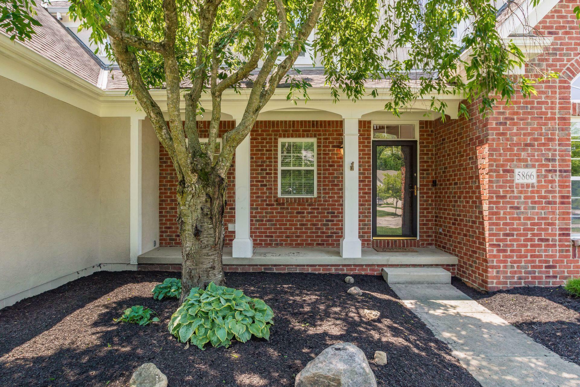 Property Photo: 5866 Morganwood Square OH 43026
