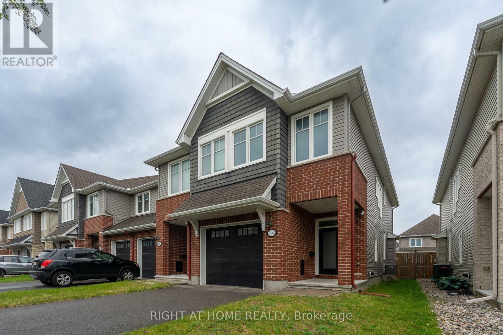 Photo de la propriété: 604 Egret Way ON K2J 6K9