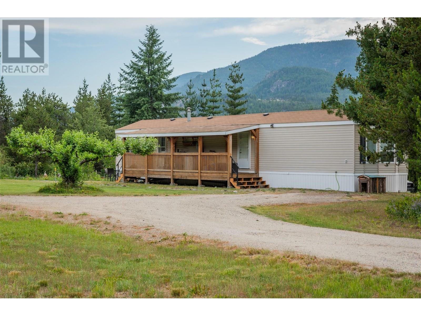 Property Photo: 976 Waterloo Road BC V1N 4M3
