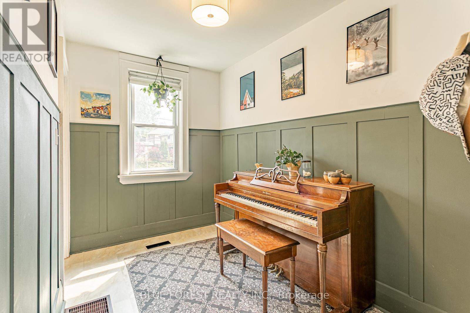 Property Photo: 7 Balmoral Avenue ON N5Y 2K9