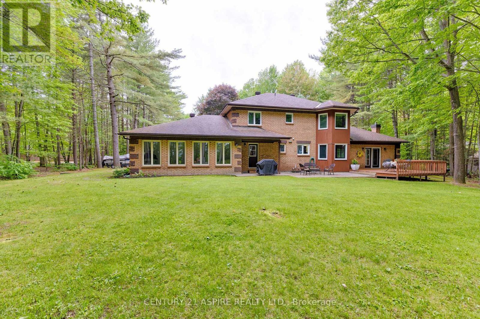 Property Photo: 13 Country Lane ON K8H 3E2
