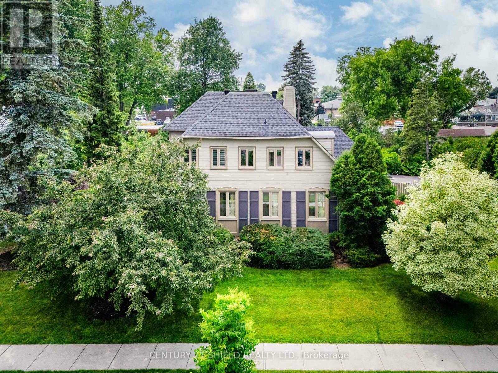 Photo de la propriété:  330 Sydney Street  ON K6H 3H6 