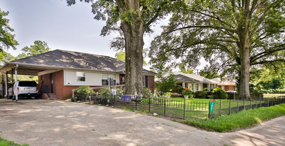 Property Photo: 1007 Avalon Street AR 72301