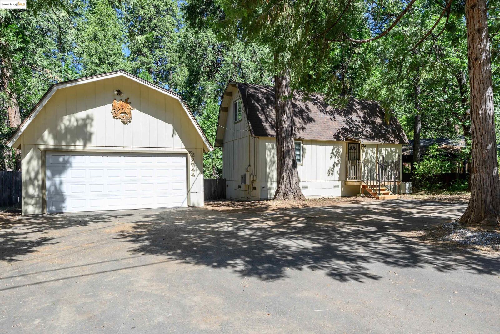 Property Photo:  22744 Confidence Rd  CA 95383 
