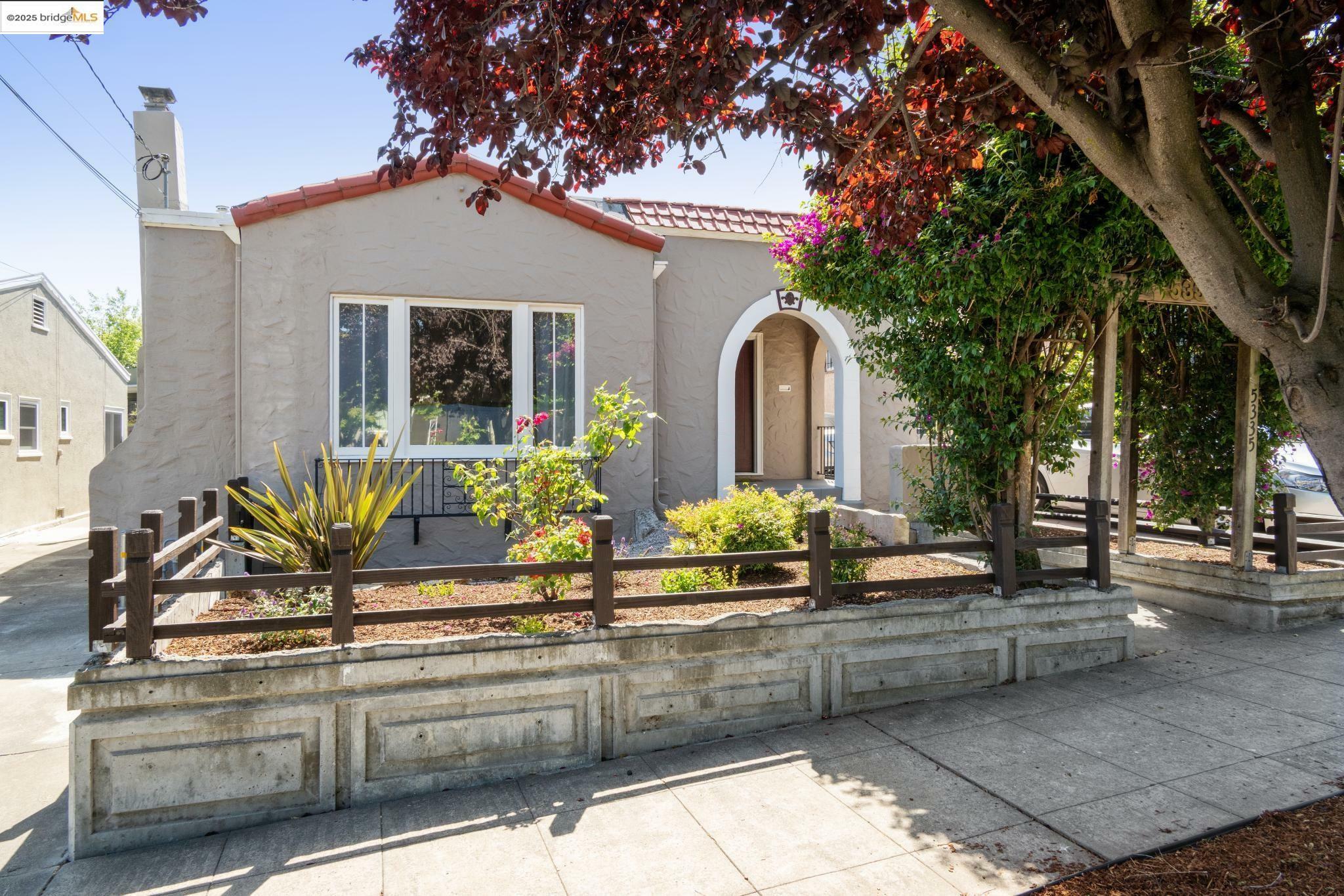 Property Photo: 5335 Fleming Ave CA 94619