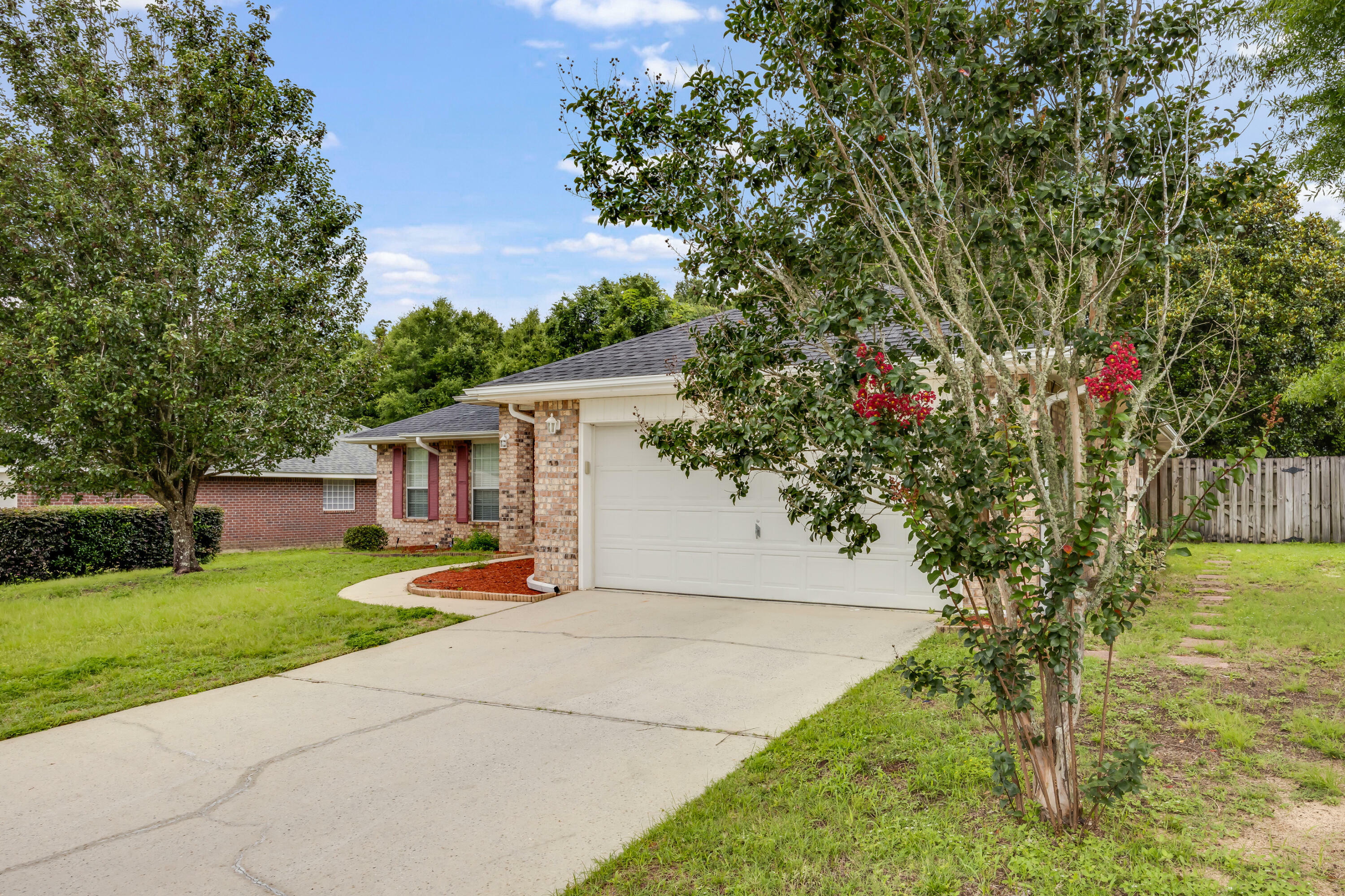 Property Photo: 2124 Hagood Loop FL 32536