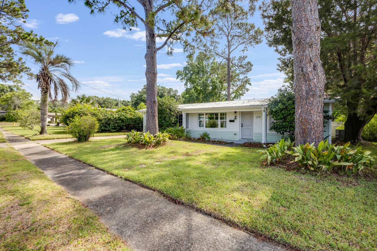 Property Photo: 270 Gregory Drive FL 32569