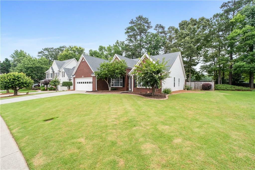 Property Photo: 192 Sandhurst Court GA 30024