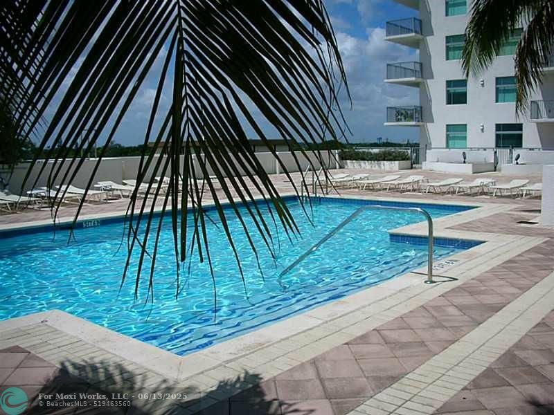 140 S Dixie Hy 525  Hollywood FL 33020 photo