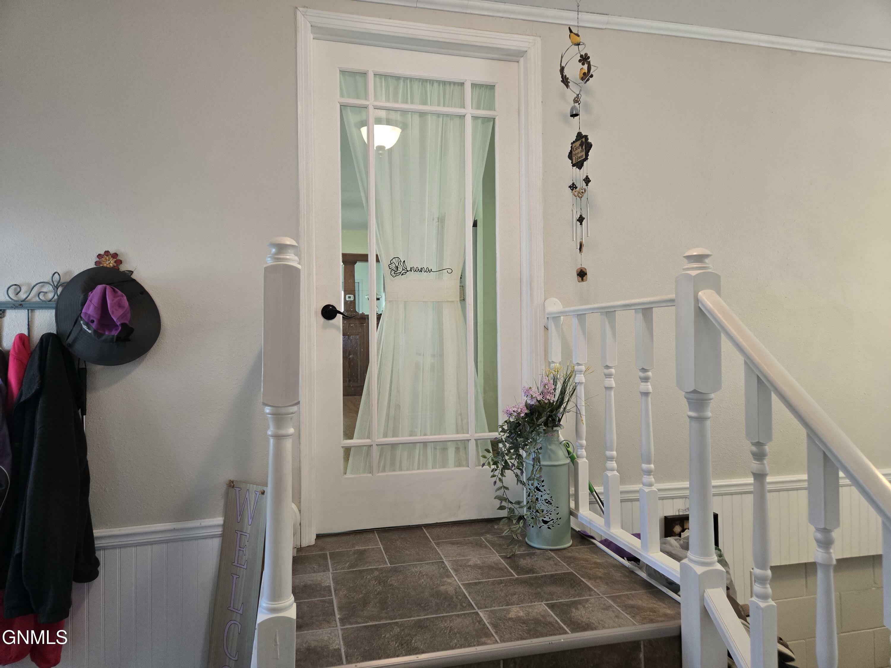 Property Photo: 204 1st Avenue SE ND 58581