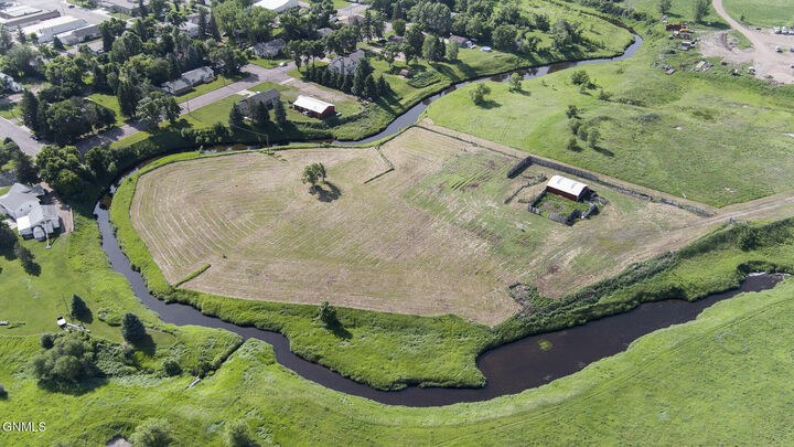 Property Photo: 501 Jennings Avenue ND 58530