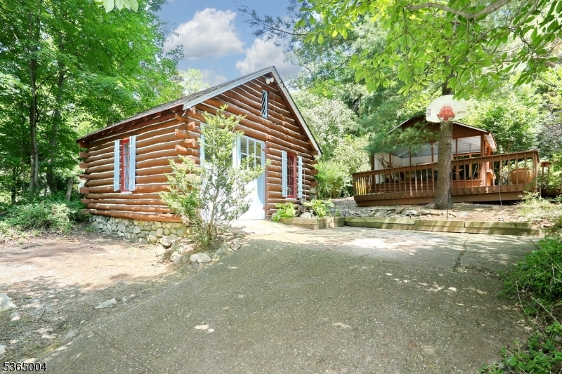 Property Photo: 19 Mohawk Trl NJ 07456