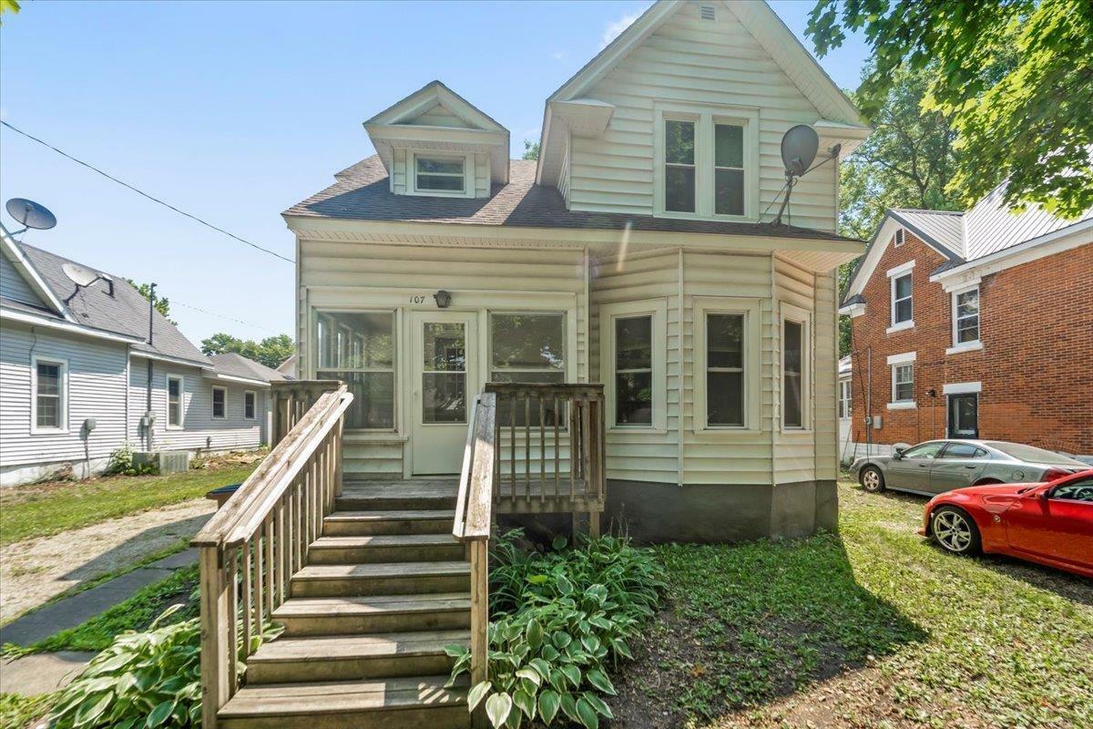 Property Photo:  107 5th Ave SE  IA 50662 
