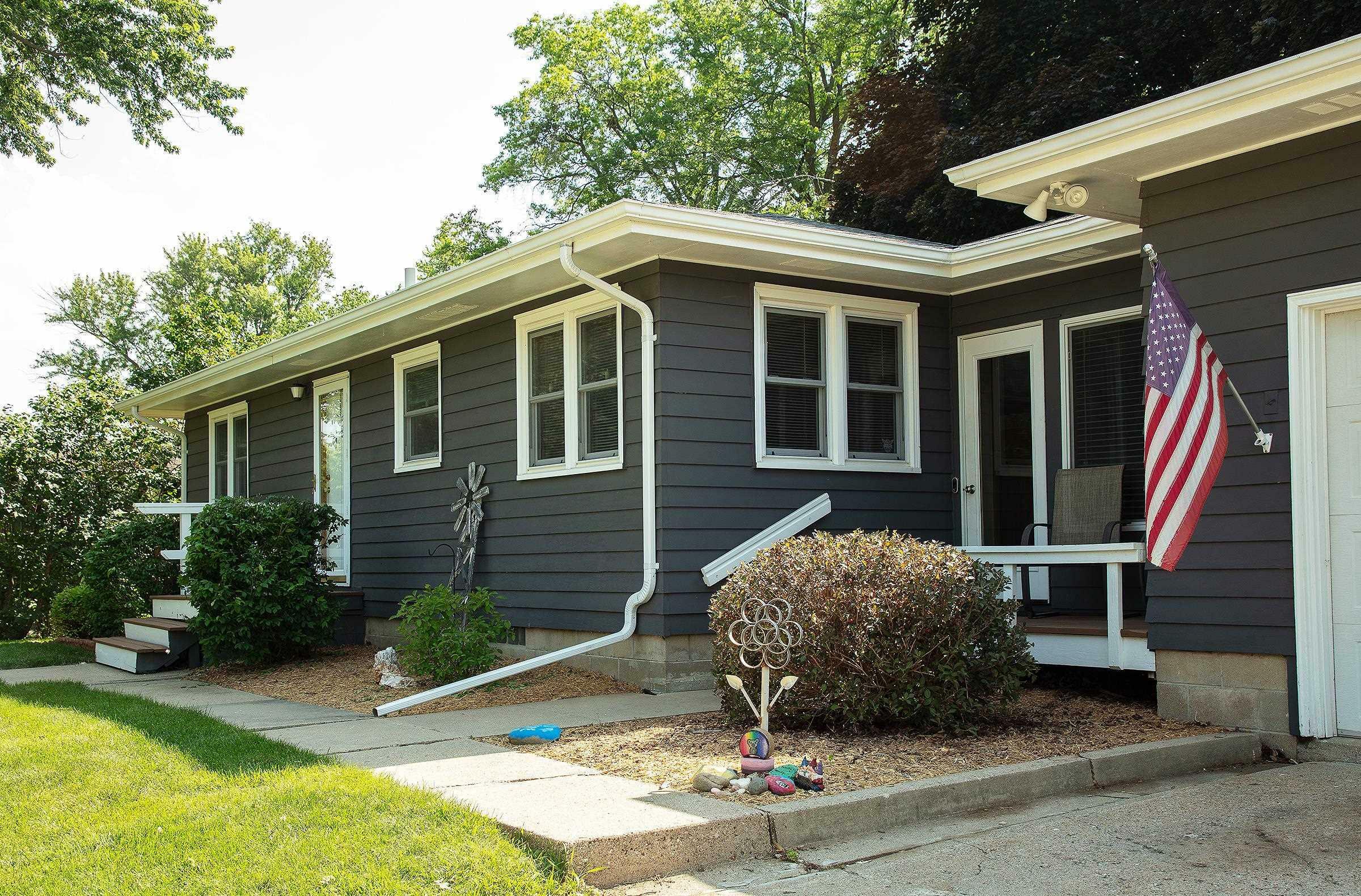 Property Photo: 413 NW 17th Street IA 50677