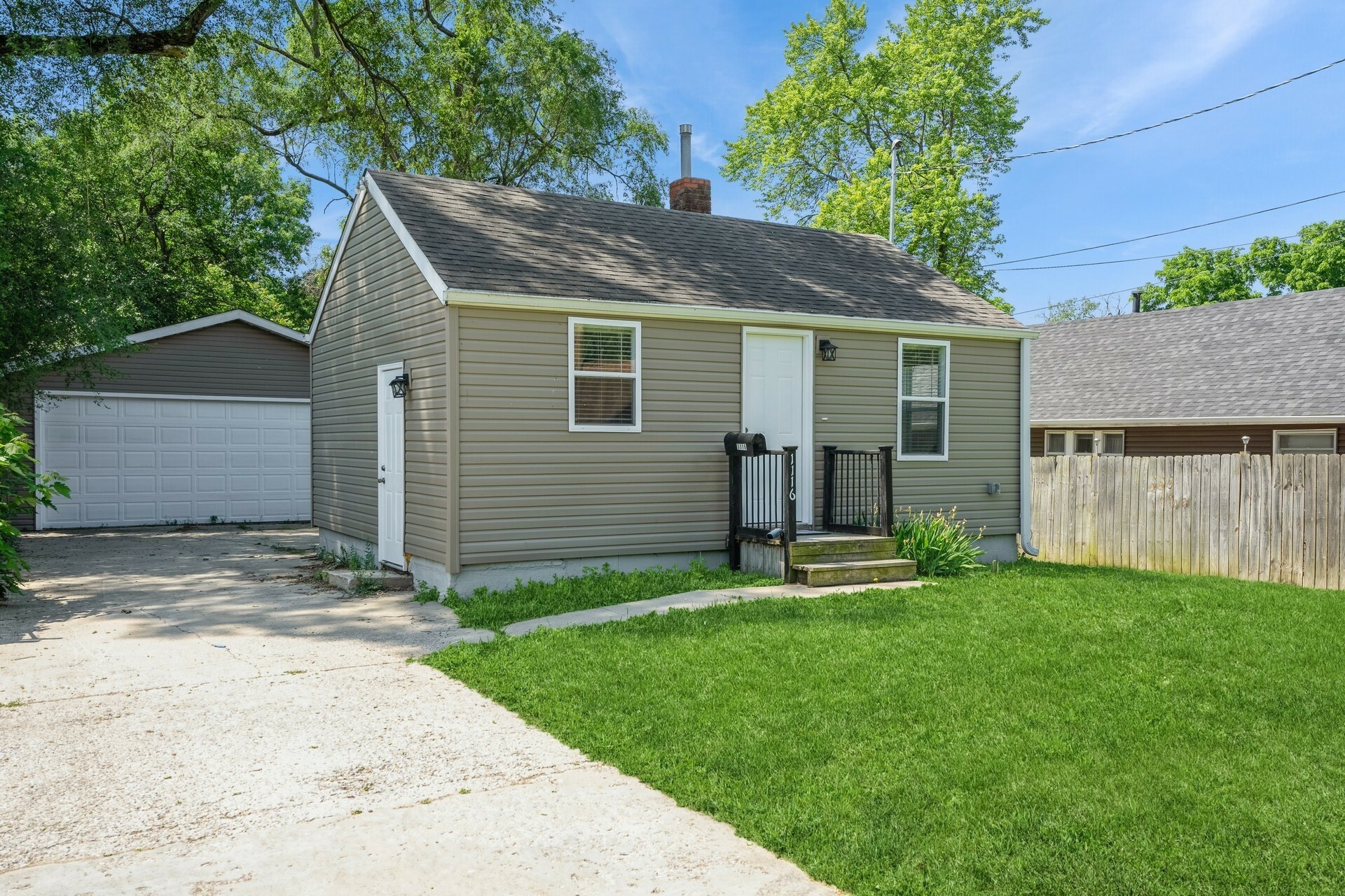 1116 Herold Avenue  Des Moines IA 50315 photo