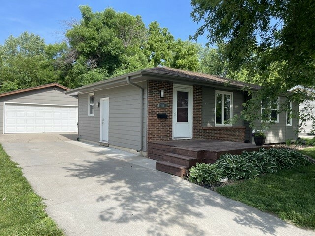Property Photo: 316 NW Linden Street IA 50023