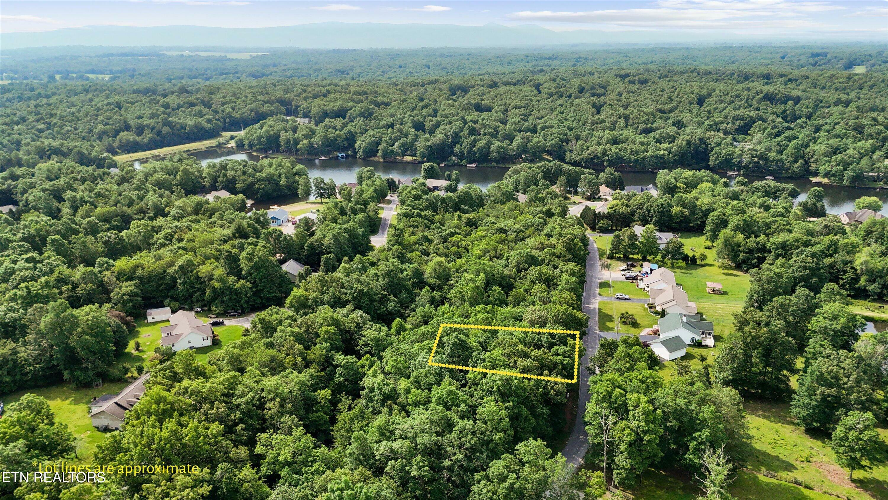 1448 War Eagle Drive  Crossville TN 38572 photo