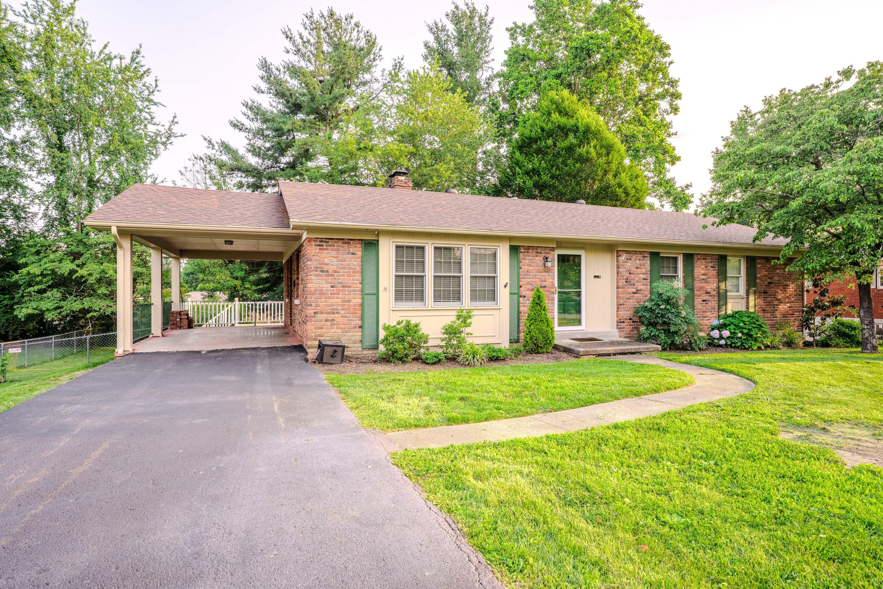 Property Photo: 509 Reed Drive KY 40601