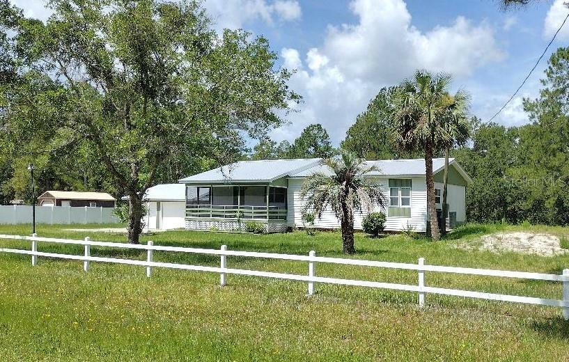 Property Photo: 2548 Sandlewood Lane FL 32110