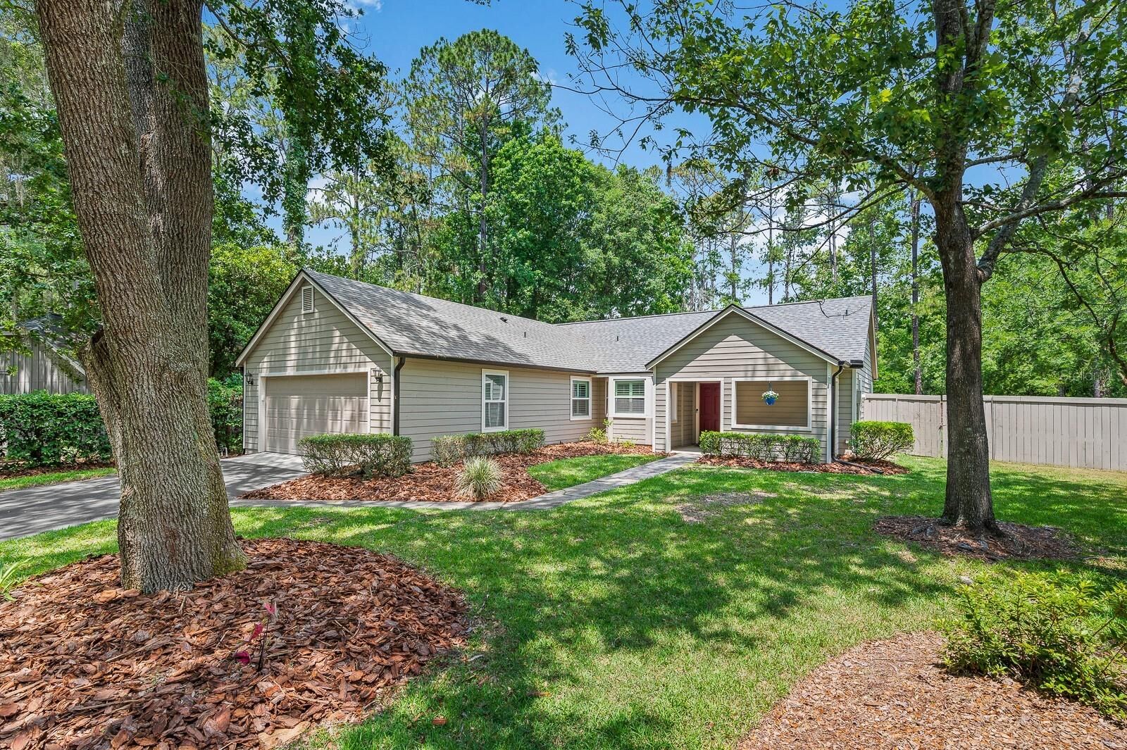 Property Photo:  4744 SW 80th Terrace  FL 32608 