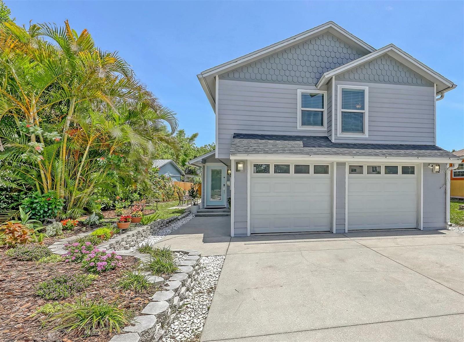 Property Photo: 2420 Webber Street FL 34239
