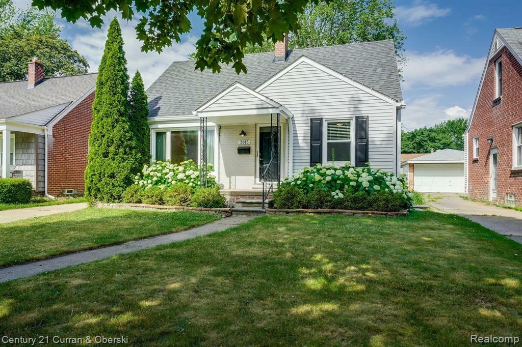 Property Photo:  3015 N Wilson Ave  MI 48073 3580 