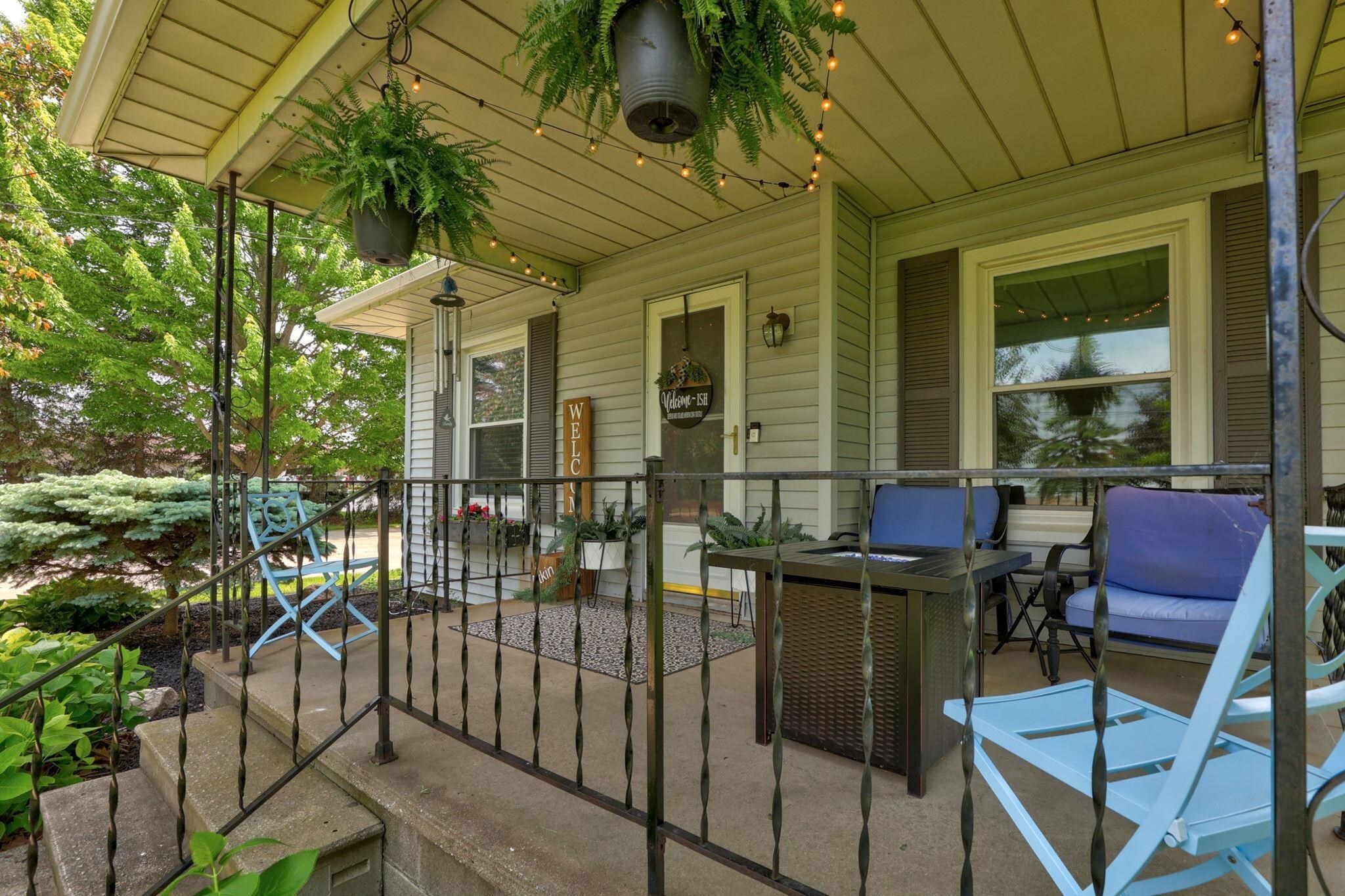 Property Photo: 1105 W Genesee Street MI 48734