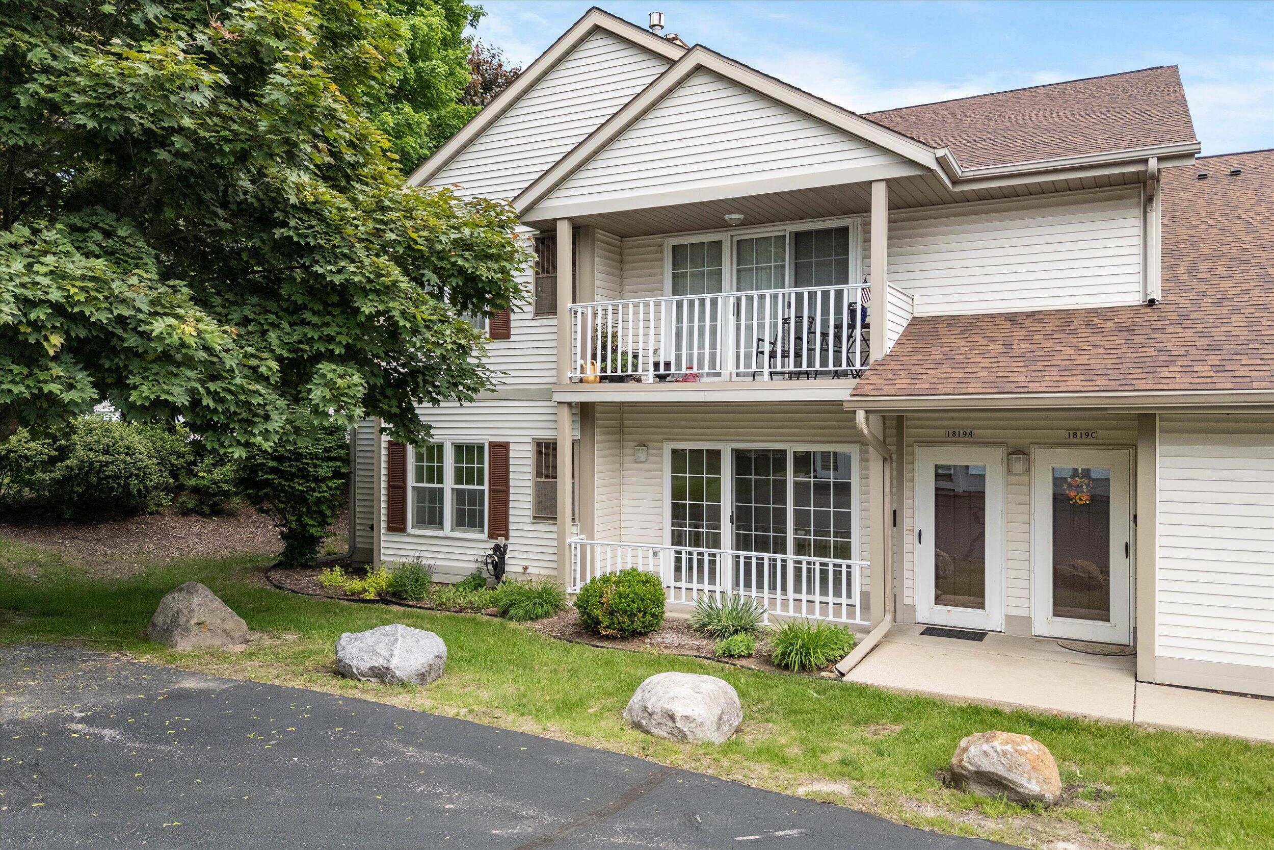Property Photo: 1819 Sumac Ct A WI 53024