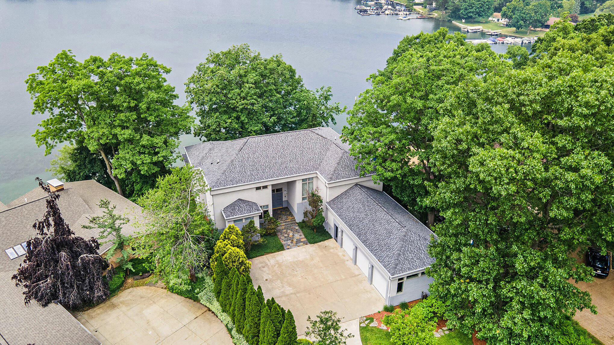 Property Photo: 20 Hiawatha Drive MI 49015