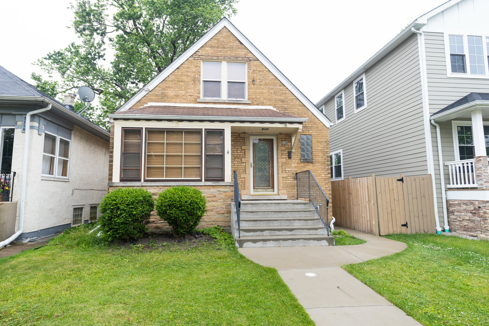 Property Photo: 3108 Oak Avenue IL 60513