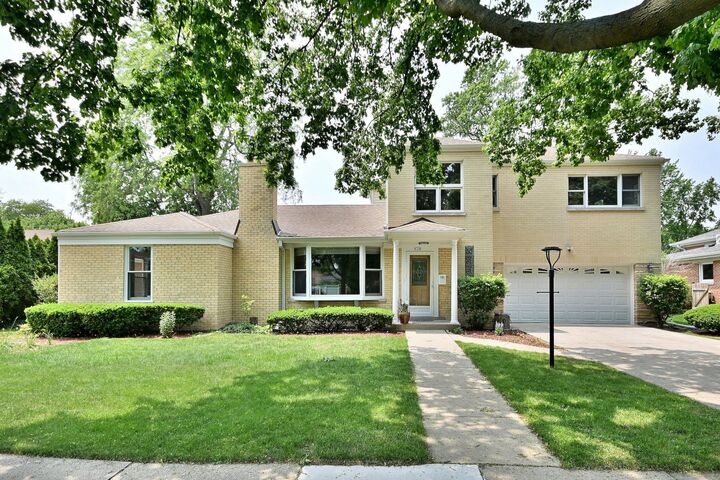 8318 Kilbourn Avenue  Skokie IL 60076 photo