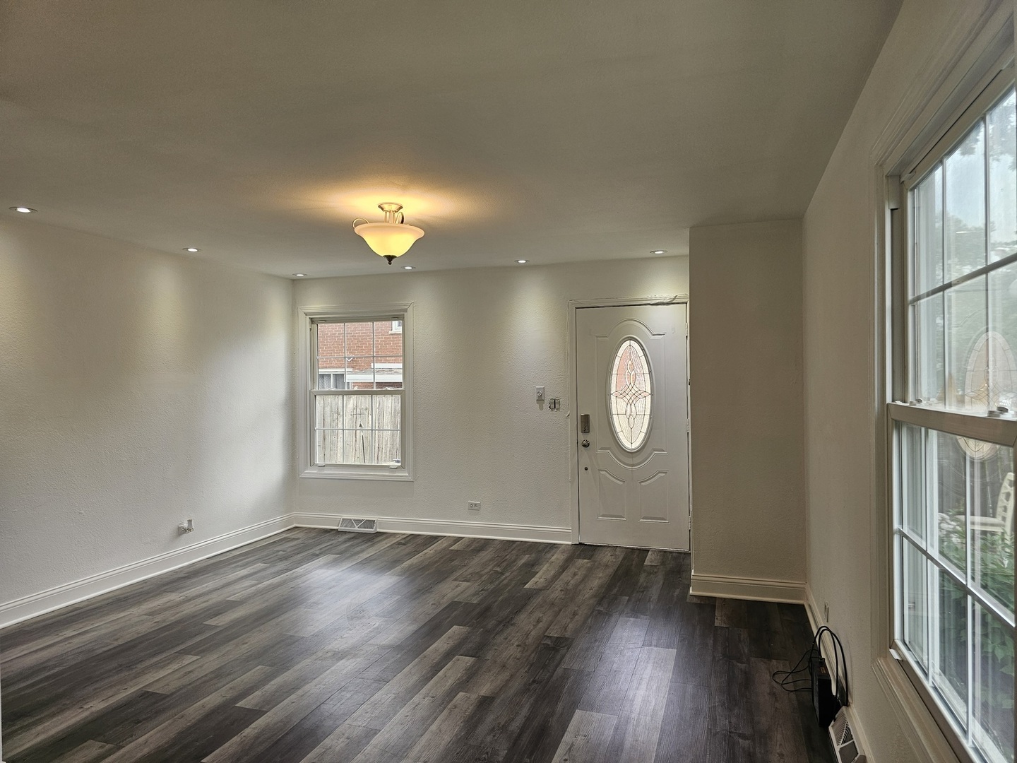 Property Photo: 419 Sidney Avenue A IL 60139