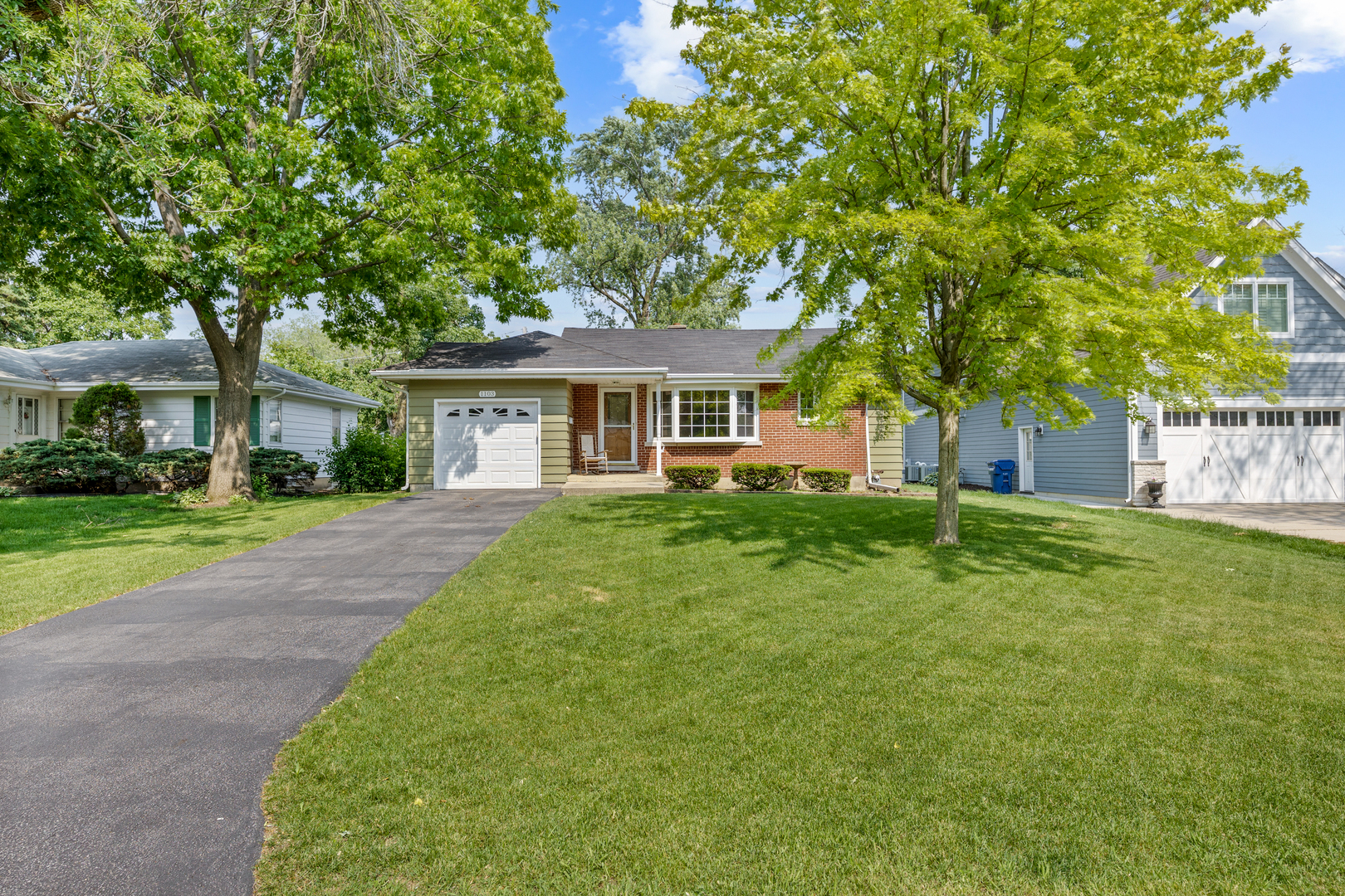 Property Photo: 1103 Lyford Lane IL 60189