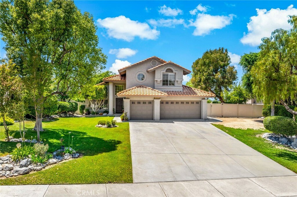 Property Photo: 40553 Calle Katerine CA 92591