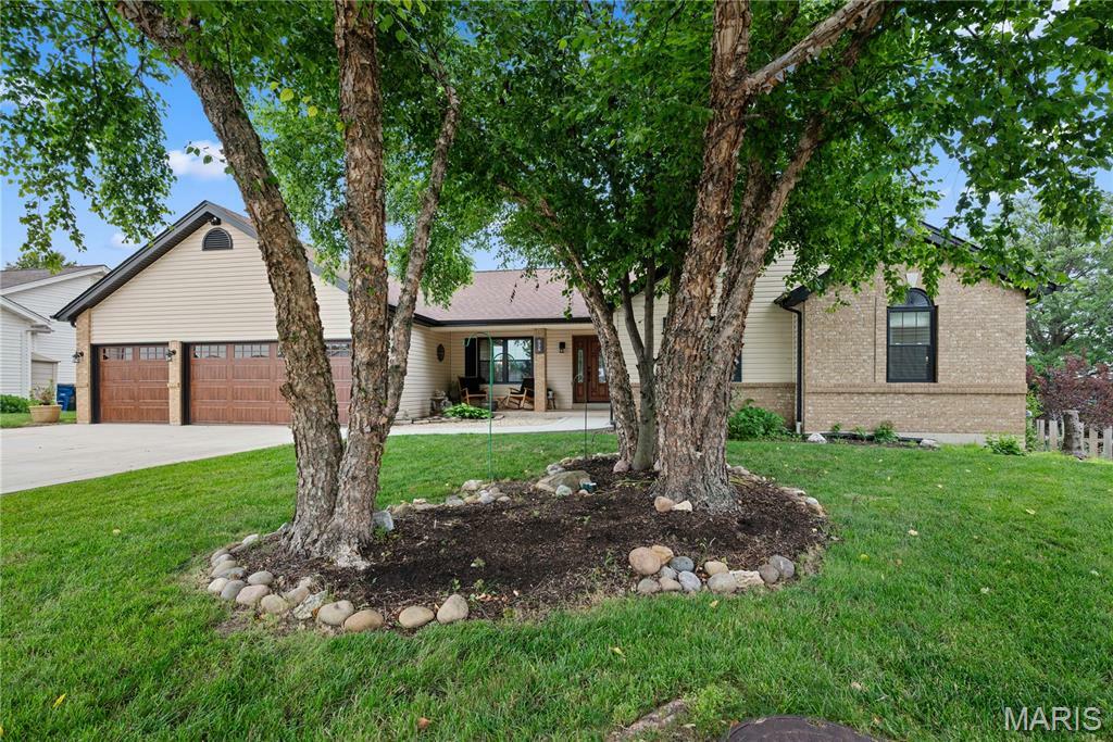 Property Photo: 928 Hampshire Heath Drive MO 63368