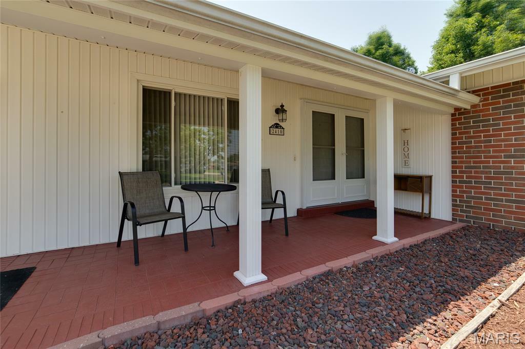 Property Photo:  2410 Yorkshire Drive  MO 63033 