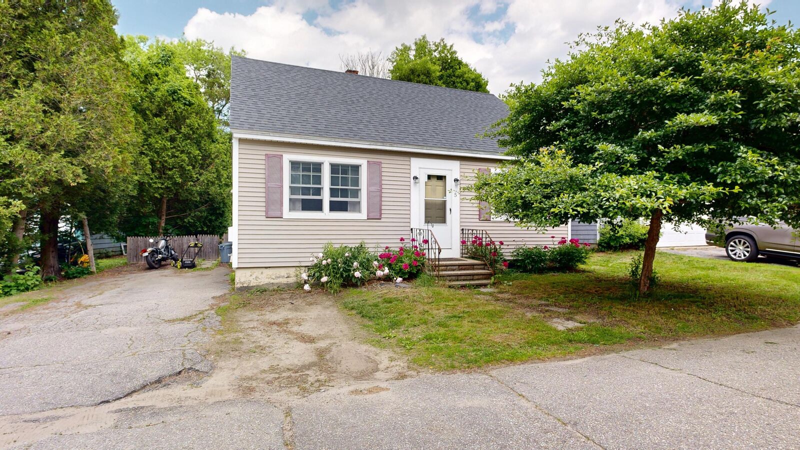 Property Photo:  5 Wilson Street  ME 04240 